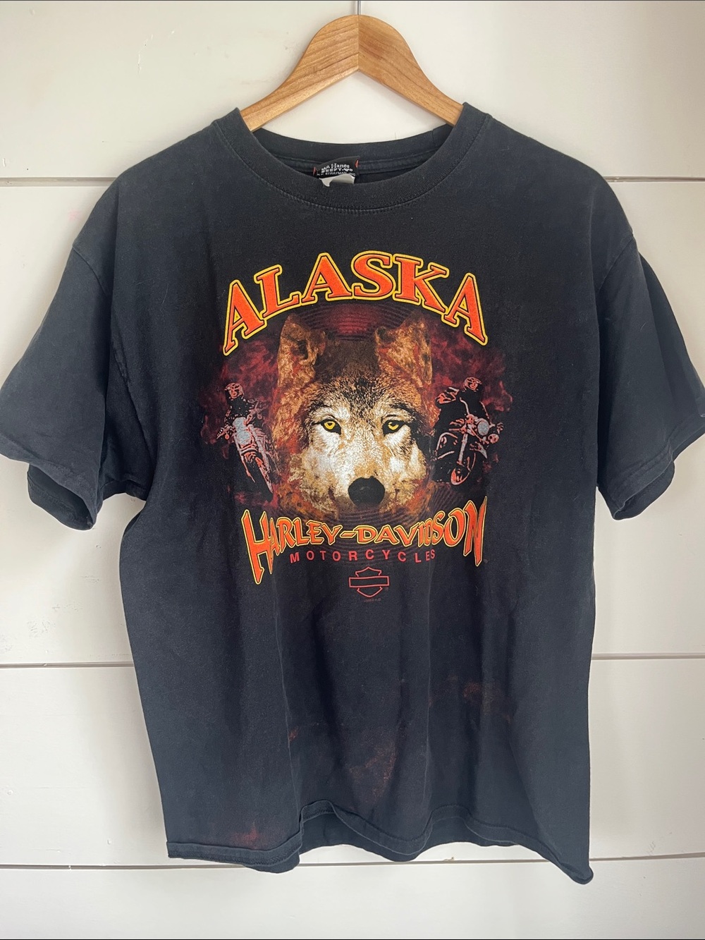 2004 Harley-Davidson Wolf Black Tee with Alaska Wolf and Orange Accents